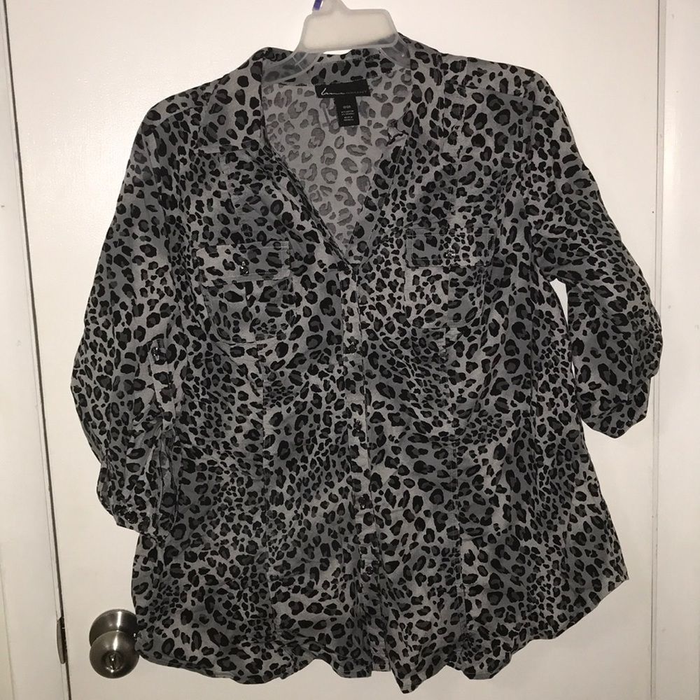Stylish Cheetah Print Collared Top with Pockets